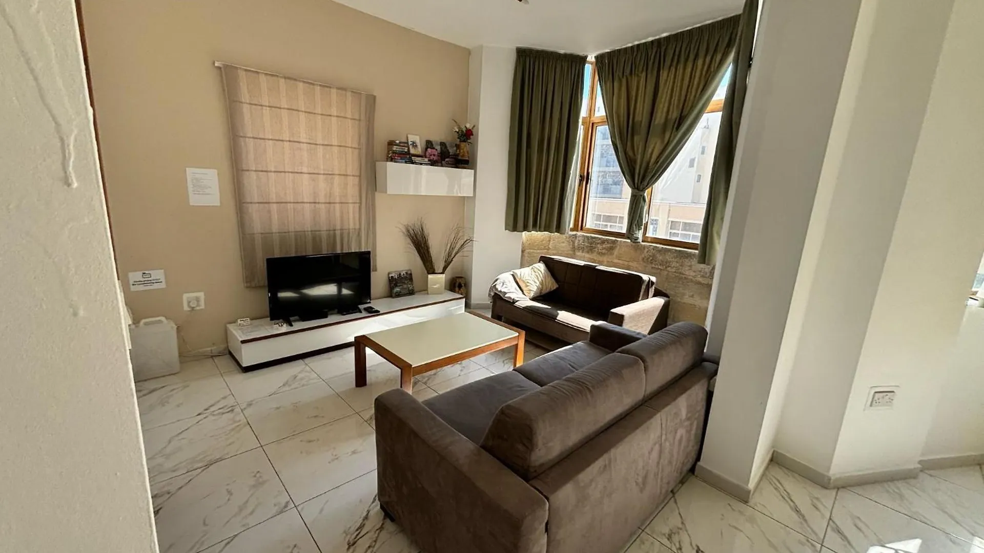 Paceville Saint Julian'S Apt 0*,