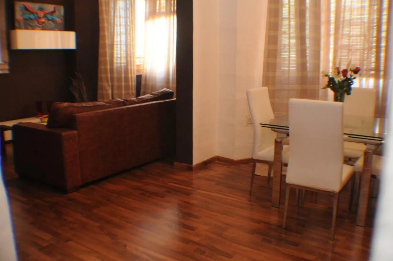 Paceville Saint Julian'S Apt 0*,